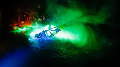 Einzigartige Windsurf-Freestyle Night Session bei Vanora Engadinwind 2022