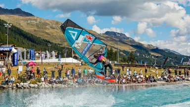 Spektakuläre Windsurf-Freestyle Action bei Vanora Engadinwind 2022 von Dakine
