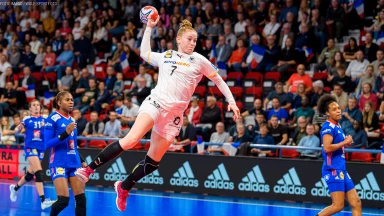 EM der Frauen: Gruppe D - Deutschland vs. Spanien kommentiert von Tobias Schimon & Ina Großmann