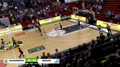 ProA: Christmas haut seinem Verteidiger den Dreier ins Gesicht