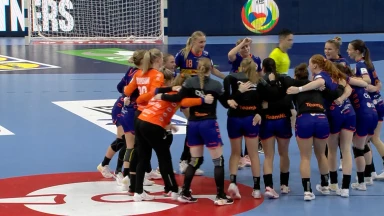 Highlights: Die Niederlande setzt sich in einem engen Spiel durch
