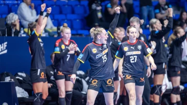 EM der Frauen: Gruppe II: Niederlande vs. Deutschland kommentiert von Tobias Schimon