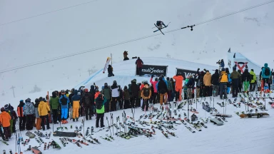 Siege für Johanne Killi und Andri Ragettli am FIS Freeski Weltcup in LAAX