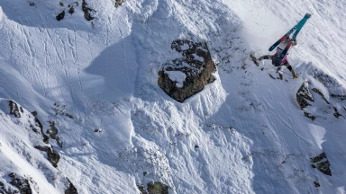 Riesiger Backflip bei beeindruckender Freeride-Show von Sieger Max Palm bei FWT