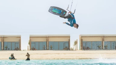 Innovative Tricks an Tag 2 des Visit Qatar GKA Freestyle Kite World Cups (QAT)