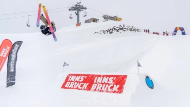 Freeskier der Zukunft präsentieren sich bei Freeski World Rookie Fest Innsbruck