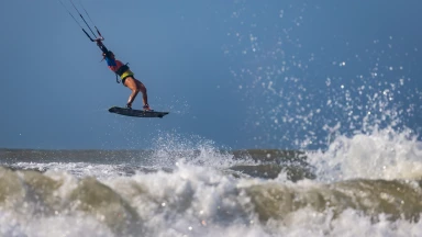 Kitesurf-Damen legen beim GKA Freestyle-Kite World Cup 2023 los