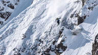 Stylischer Run von Andrew Pollard bei Freeride World Tour in Fieberbrunn