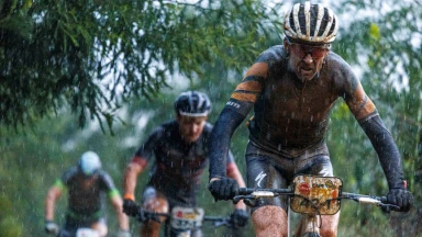 Deutsche Baum & Egger gewinnen Königsetappe und holen gelbes Trikot