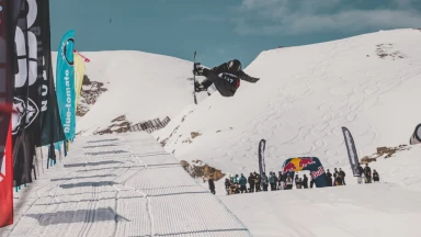 Snowboarder der Zukunft kämpfen um den Titel der World Rookie Halfpipe Champions