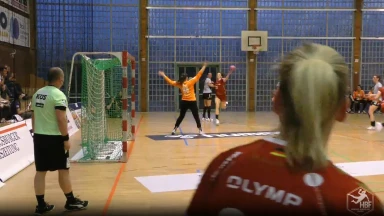 HBF: Nach starkem Anspiel! Julia Maidhof schweißt den Ball ins Eck