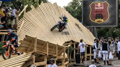 Manuel Lettenbichler fährt bei In-City Prolog der Red Bull Romaniacs auf Platz 2