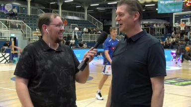 Uni Baskets - Fraport Skyliners | Halbzeitinterview mit Klaus Perwas