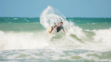 Kampf um die Weltmeistertitel beginnt - Start des GKA Kite-Surf Weltcups