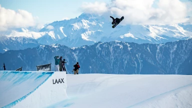 LAAX OPEN 2024 erwartet die besten Freestyle-Snowboarder
