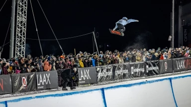 Der Australier Scotty James dominiert spektakulär in der Halfpipe bei LAAX OPEN