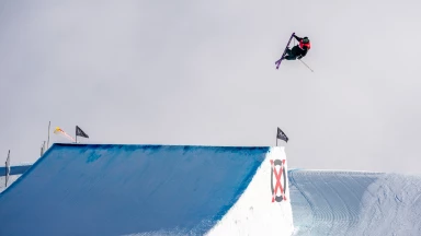 Olympiasiegerin Mathilde Gremaud & Birk Ruud gewinnen Slopestyle-Freeski