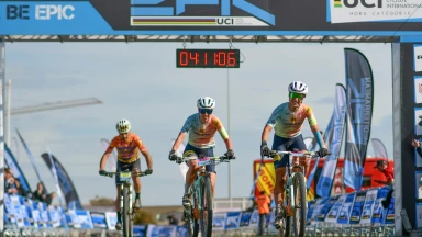 Wout Alleman und Rosa van Doorm gewinnen die 2. Etappe beim Mediterranean Epic