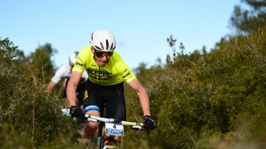 Deutscher Simon Stiebjahn gewinnt die längste Etappe beim Mediterranean Epic