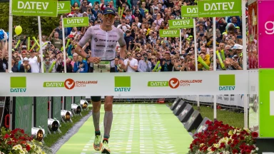 Anne Haug & Magnus Ditlev stellen neue Weltbestzeiten bei der Challenge Roth auf