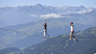 Balance in spektakulärer Höhe ist gefragt bei den Highline World Championships