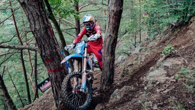 Deutscher Manuel Lettenbichler gewinnt souverän Offroad Tag 1 der RB Romaniacs