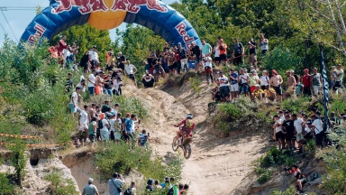 Deutscher Manuel Lettenbichler gewinnt Red Bull Romaniacs 2024