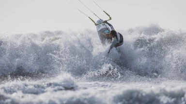 Kitesurf-Elite misst sich an der marrokanischen Küste in Dakhla