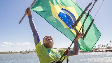 Bruna Kajiya holt den zweiten Sieg in Folge bei GKA Freestyle Kite World Cup