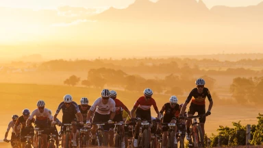 Die deutschen Egger & Baum erkämpfen Rang 3 auf Etappe 1 des Absa Cape Epic 2025