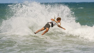 Spektakuläre Action an Tag 3 des GKA Kite-Surf World Cups in Taiba