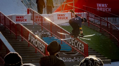 Laura Wallner nutzt Heimvorteil und gewinnt beim Rock A Rail Ski Contest