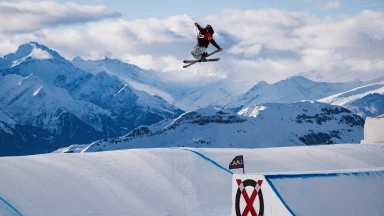 Eileen Gu & Birk Ruud siegen im Freeski-Slopestyle bei den LAAX Open 2026