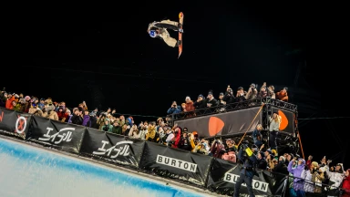 Scotty James und Gaon Choi gewinnen die Snowboard-Halfpipe-Finals der LAAX OPEN