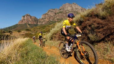 Der Deutsche Luca Schwarzbauer fährt beim Cape Epic erneut aufs Podium
