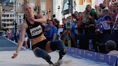 Fleur Jong (NED) springt erneut Para-Weltrekord bei der Golden Roof Challenge